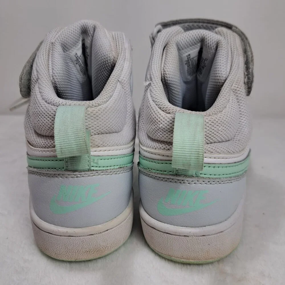 Nike Boys Court‎ Borough Mid 2 CD7782-011 White Basketball Shoes Sneakers Sz 5Y